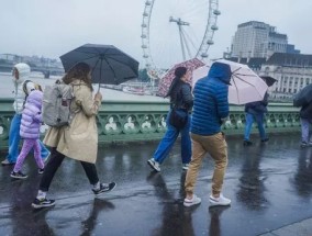 英国天气状况堪忧，远程地图显示本月晚些时候将有暴雨覆盖英国